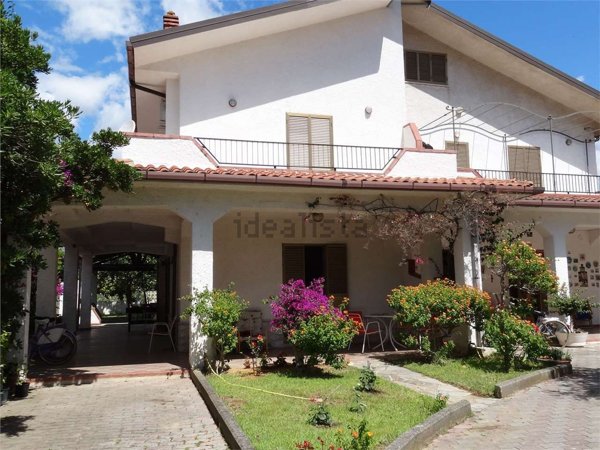 casa indipendente in vendita a Villapiana in zona Lido