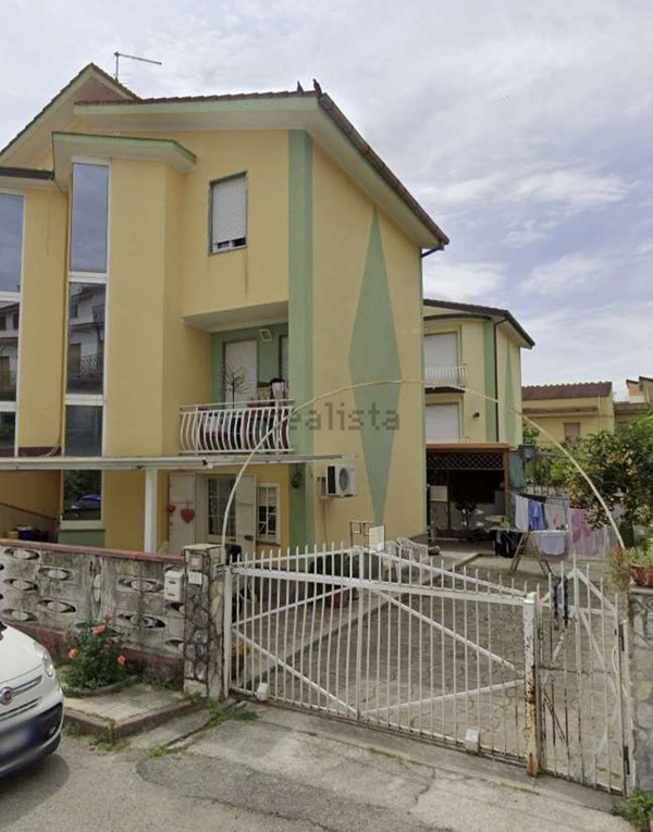 casa indipendente in vendita a Villapiana in zona Lido