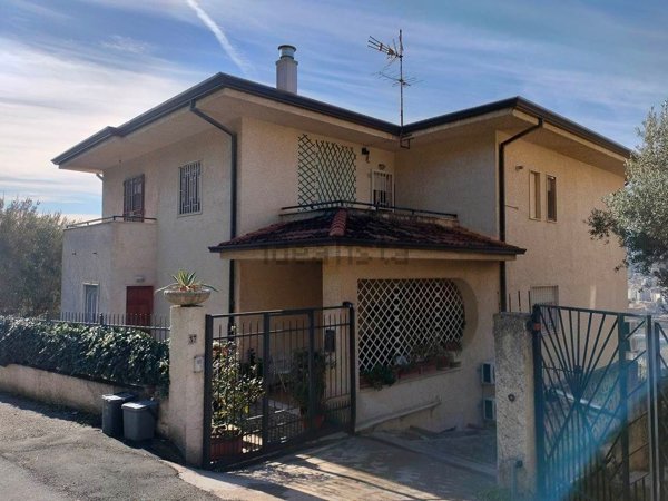 casa indipendente in vendita a Zumpano