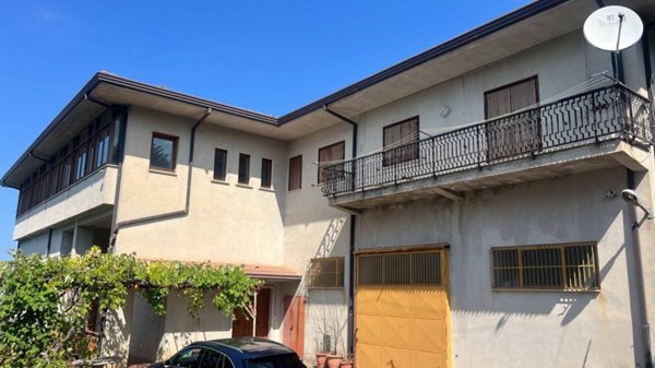 casa indipendente in vendita a Casali del Manco in zona Spezzano Piccolo