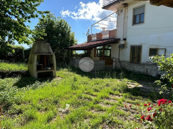 casa indipendente in vendita a Casali del Manco in zona Spezzano Piccolo