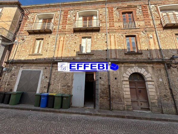 locale commerciale in vendita a Casali del Manco in zona Spezzano Piccolo