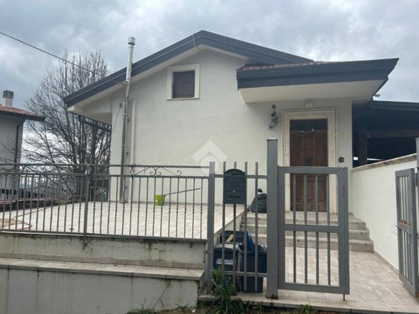 appartamento in vendita a Casali del Manco in zona Spezzano Piccolo