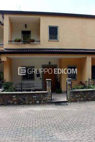 appartamento in vendita a Casali del Manco in zona Spezzano Piccolo