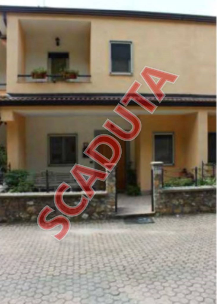 appartamento in vendita a Casali del Manco in zona Spezzano Piccolo