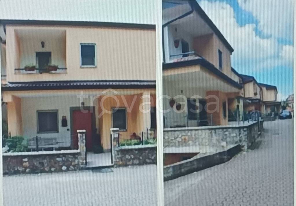 casa indipendente in vendita a Casali del Manco in zona Spezzano Piccolo