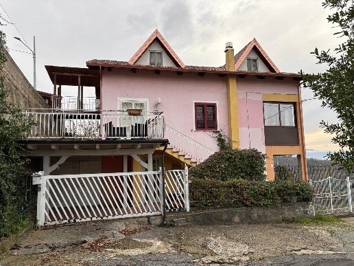 casa indipendente in vendita a Casali del Manco in zona Spezzano Piccolo