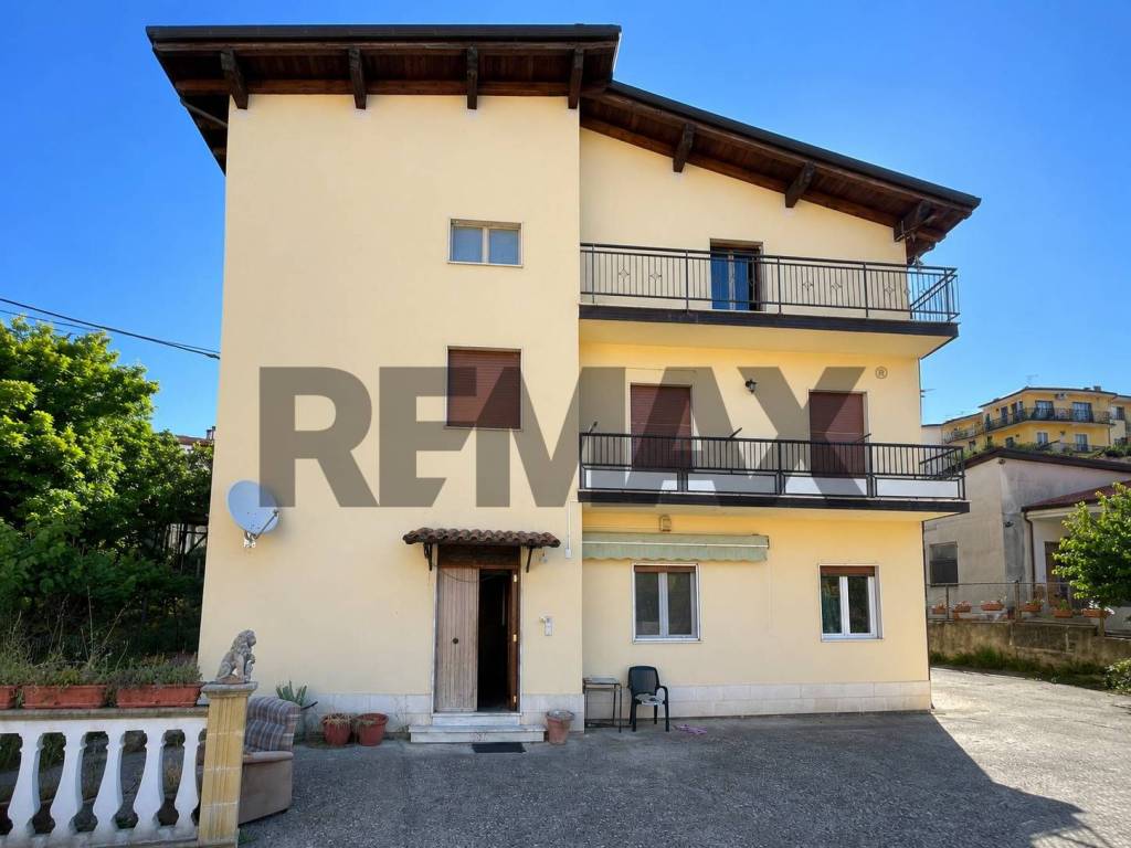 casa indipendente in vendita a Casali del Manco in zona Serra Pedace