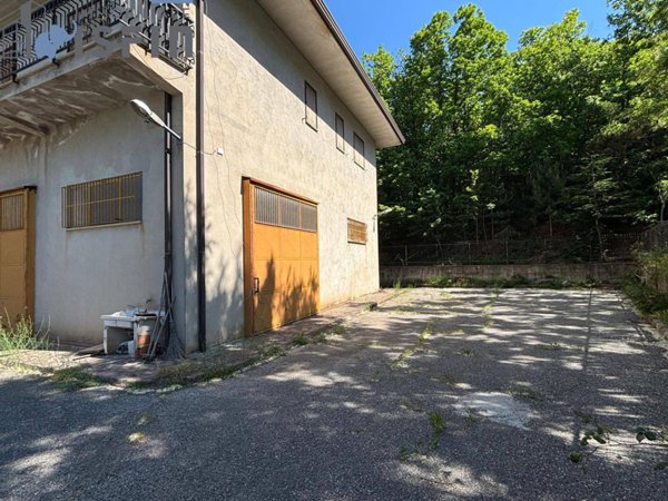 casa indipendente in vendita a Casali del Manco in zona Spezzano Piccolo