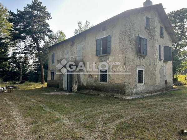 intera palazzina in vendita a Casali del Manco in zona Lorica