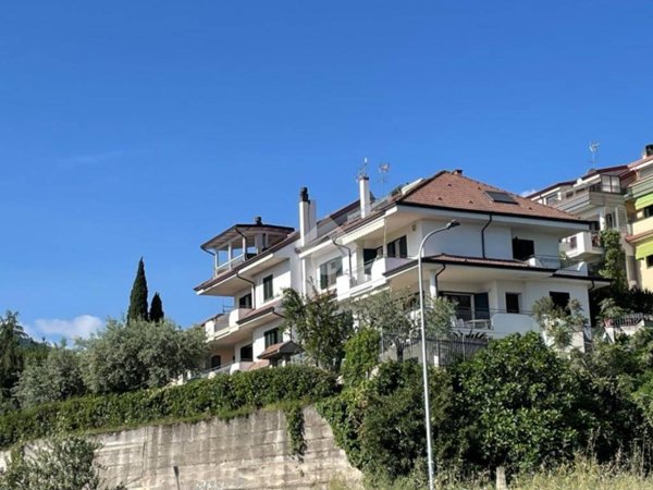 casa indipendente in vendita a Corigliano-Rossano in zona Rossano Stazione