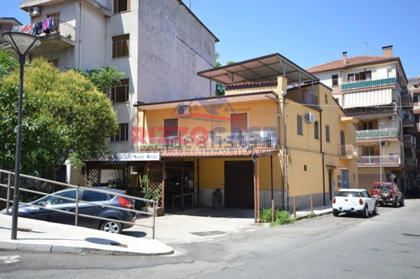 locale commerciale in vendita a Corigliano-Rossano in zona Rossano