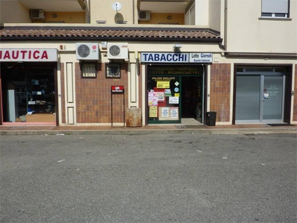 locale commerciale in vendita a Corigliano-Rossano in zona Rossano
