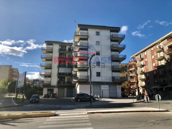 locale commerciale in vendita a Corigliano-Rossano in zona Rossano