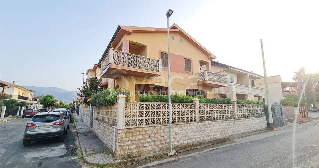 casa indipendente in vendita a Corigliano-Rossano in zona Rossano