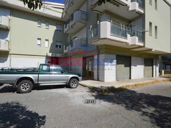 negozio in vendita a Corigliano-Rossano in zona Rossano Stazione