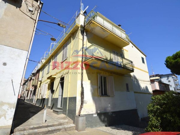 casa indipendente in vendita a Corigliano-Rossano in zona Rossano Stazione