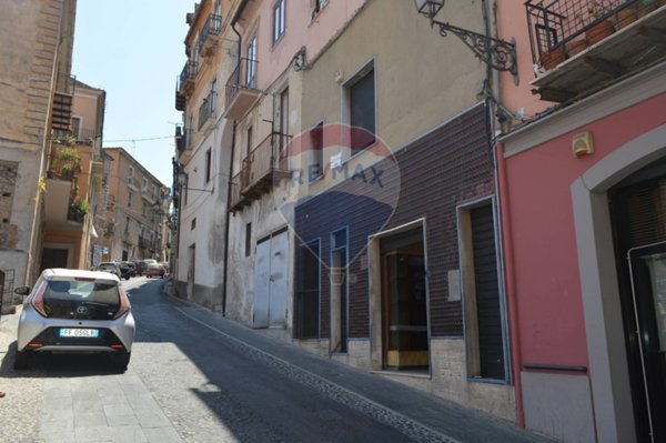 locale commerciale in vendita a Corigliano-Rossano in zona Corigliano Calabro