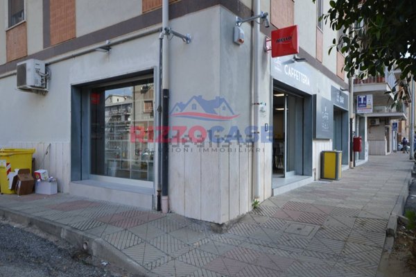 locale commerciale in vendita a Corigliano-Rossano in zona Rossano