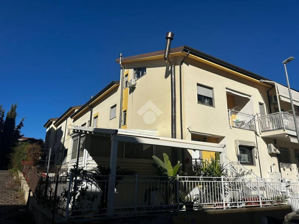 casa indipendente in vendita a Corigliano-Rossano