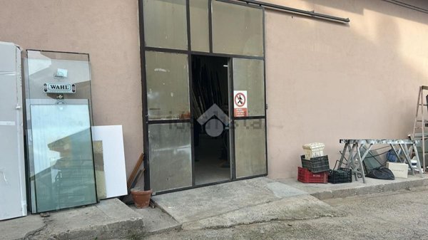 locale di sgombero in vendita a Corigliano-Rossano
