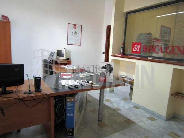 ufficio in vendita a Corigliano-Rossano in zona Rossano