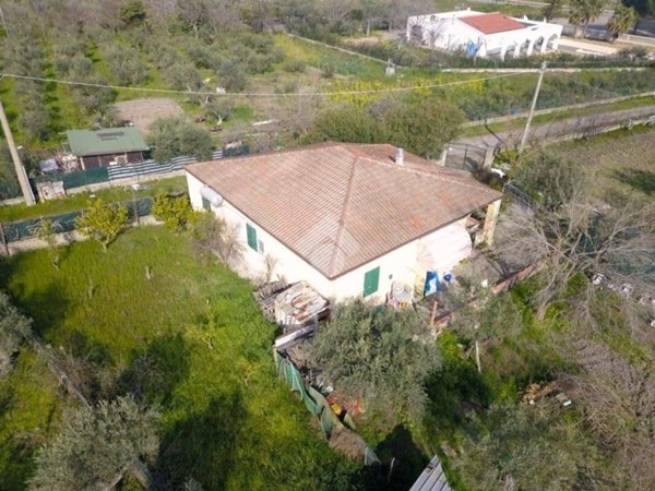 casa indipendente in vendita a Corigliano-Rossano in zona Rossano