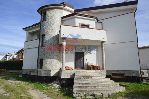 casa indipendente in vendita a Corigliano-Rossano in zona Rossano