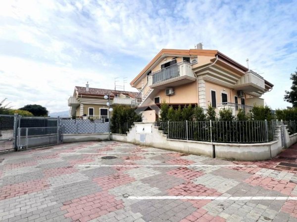 casa indipendente in vendita a Corigliano-Rossano in zona Rossano