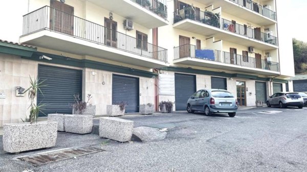 locale commerciale in vendita a Corigliano-Rossano in zona Rossano