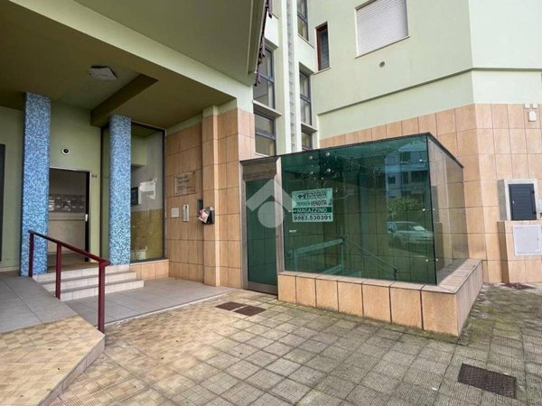 locale commerciale in vendita a Corigliano-Rossano in zona Rossano