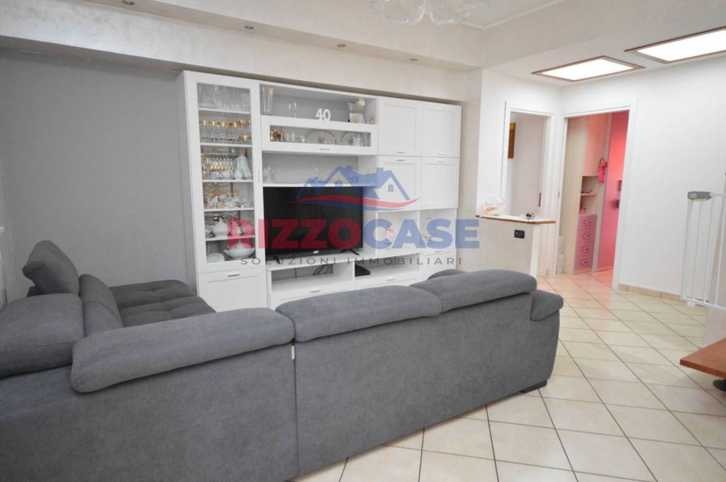 appartamento in vendita a Corigliano-Rossano in zona Rossano