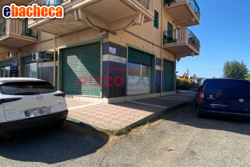 locale commerciale in vendita a Corigliano-Rossano in zona Rossano