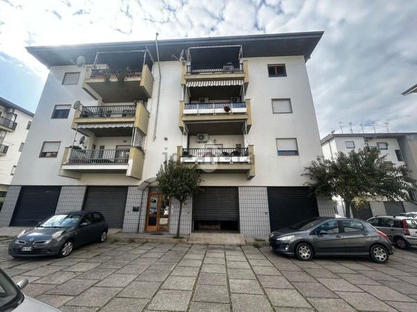 locale di sgombero in vendita a Corigliano-Rossano