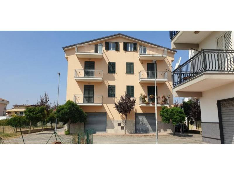 appartamento in vendita a Corigliano-Rossano in zona Rossano Stazione