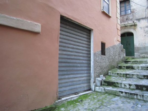 locale di sgombero in vendita a Corigliano-Rossano in zona Rossano