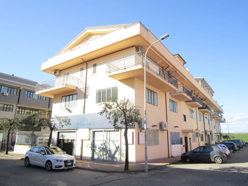 appartamento in vendita a Corigliano-Rossano in zona Rossano Stazione