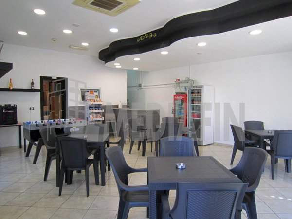 locale commerciale in vendita a Corigliano-Rossano in zona Rossano