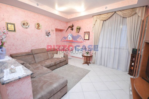 casa indipendente in vendita a Corigliano-Rossano in zona Rossano