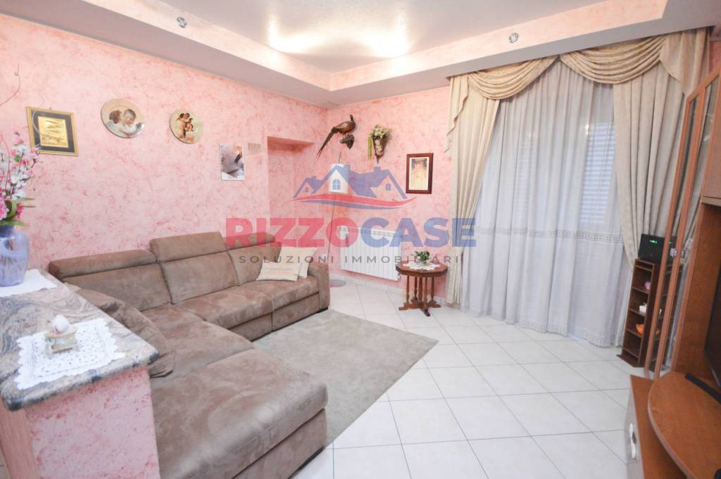 casa indipendente in vendita a Corigliano-Rossano in zona Rossano