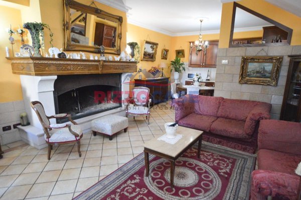 casa indipendente in vendita a Corigliano-Rossano in zona Rossano