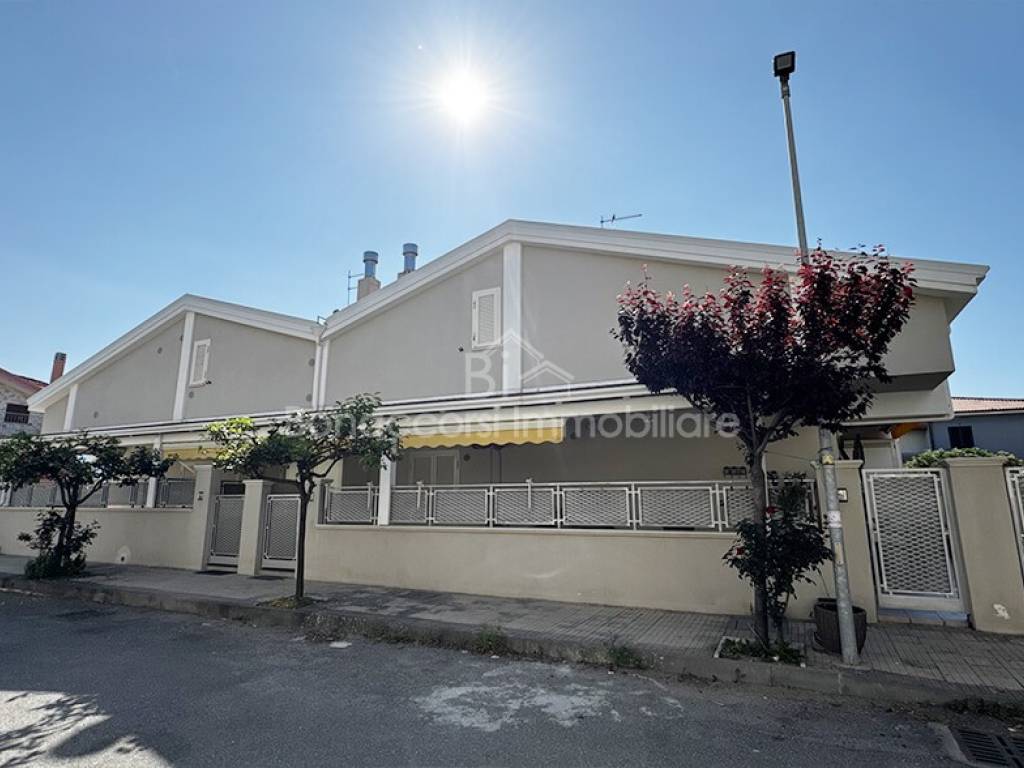 casa indipendente in vendita a Corigliano-Rossano in zona Rossano