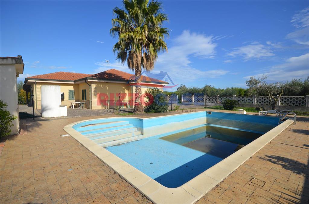 casa indipendente in vendita a Corigliano-Rossano in zona Rossano