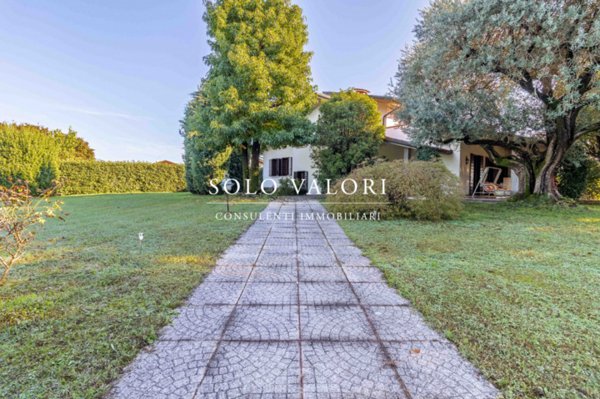 casa indipendente in vendita a Corigliano-Rossano in zona Rossano