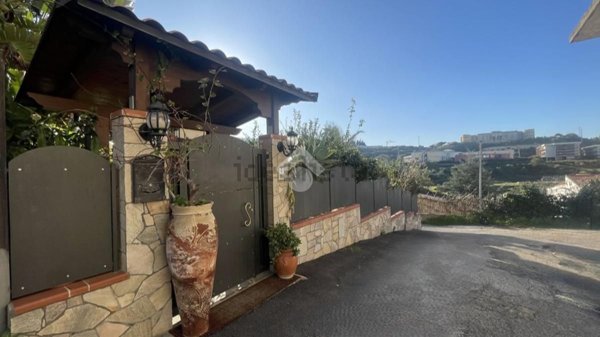 casa indipendente in vendita a Corigliano-Rossano in zona Rossano