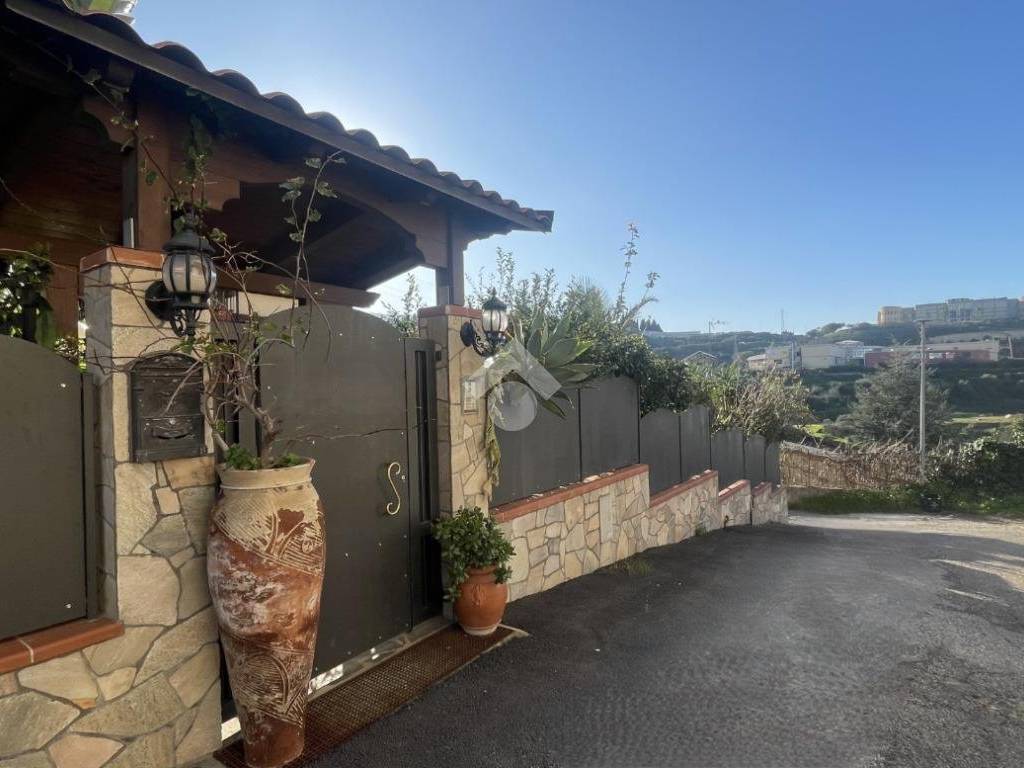 casa indipendente in vendita a Corigliano-Rossano in zona Rossano