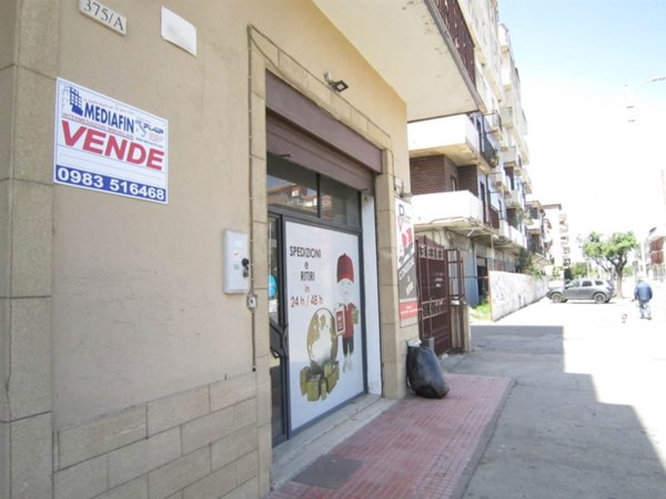 locale commerciale in vendita a Corigliano-Rossano in zona Corigliano Calabro