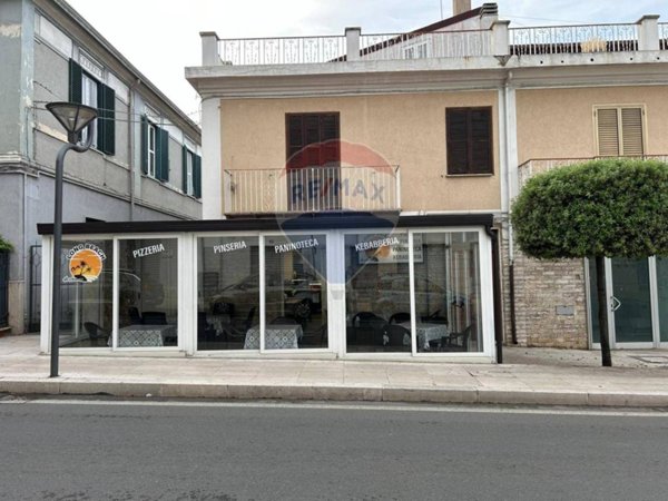 negozio in vendita a Corigliano-Rossano in zona Rossano