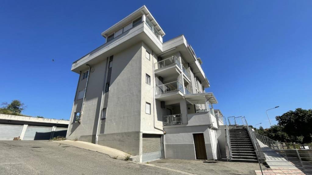appartamento in vendita a Corigliano-Rossano in zona Rossano