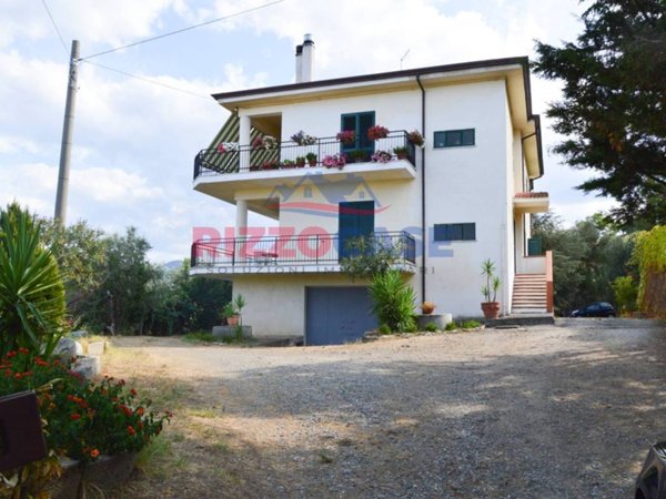 casa indipendente in vendita a Corigliano-Rossano in zona Rossano